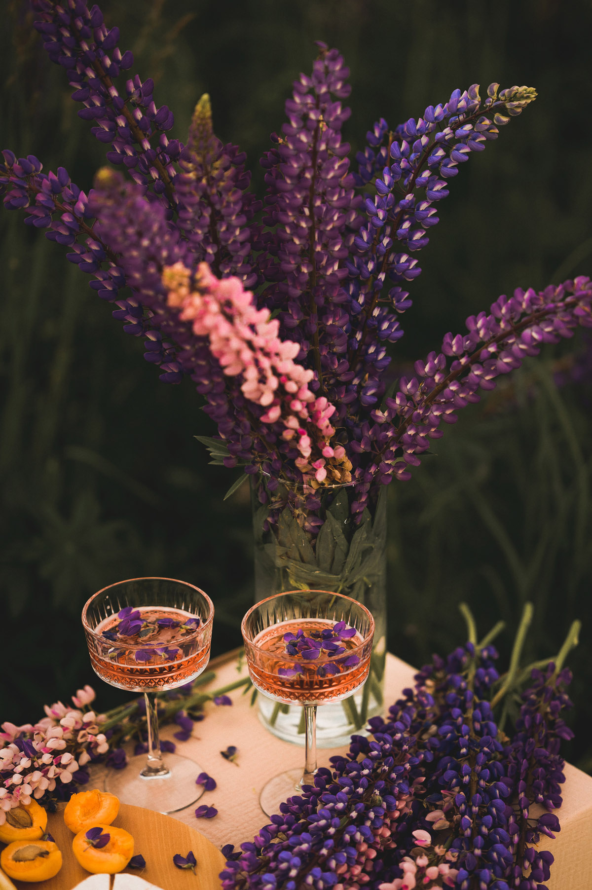 How to Host a Garden Gathering With Edible Flowers