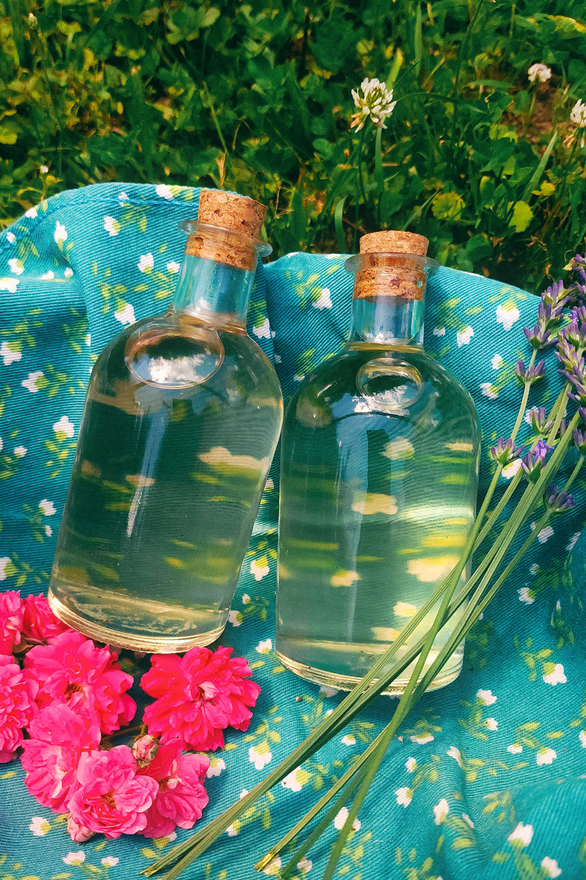 How to Make Floral Syrup From Garden Flowers